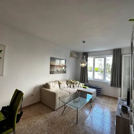 Rutland Bay Apartment