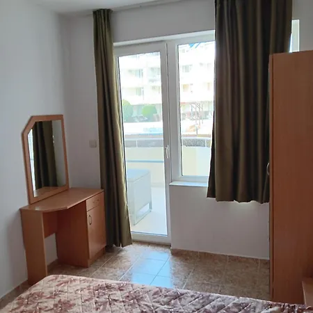 Rutland Bay Apartment